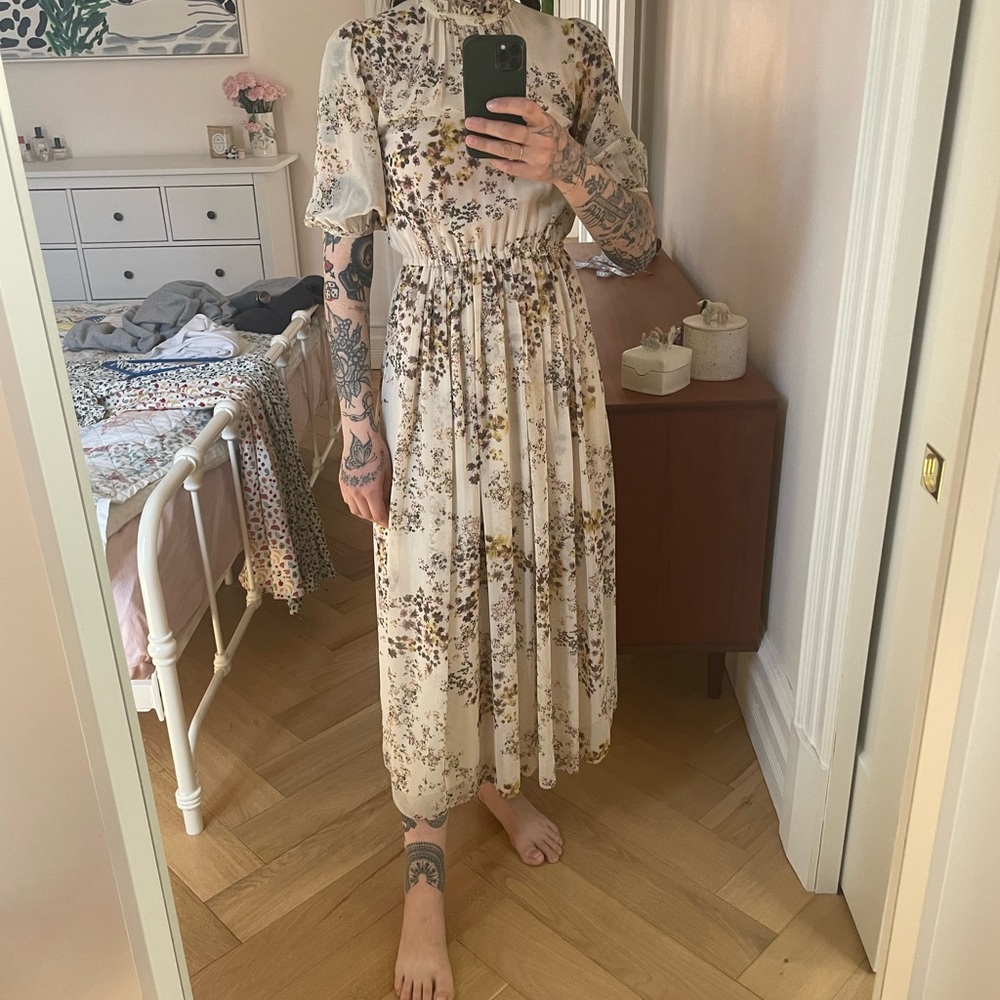 Aritzia chiffon like maxi dress